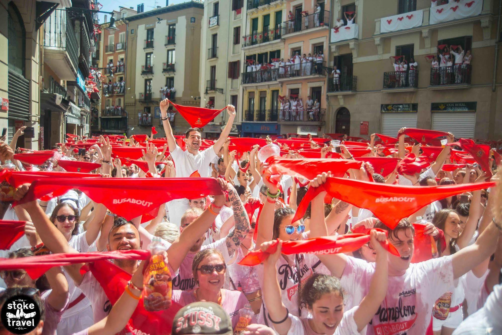 Pamplona Camping Hotel Aizoáin Eksteriør billede