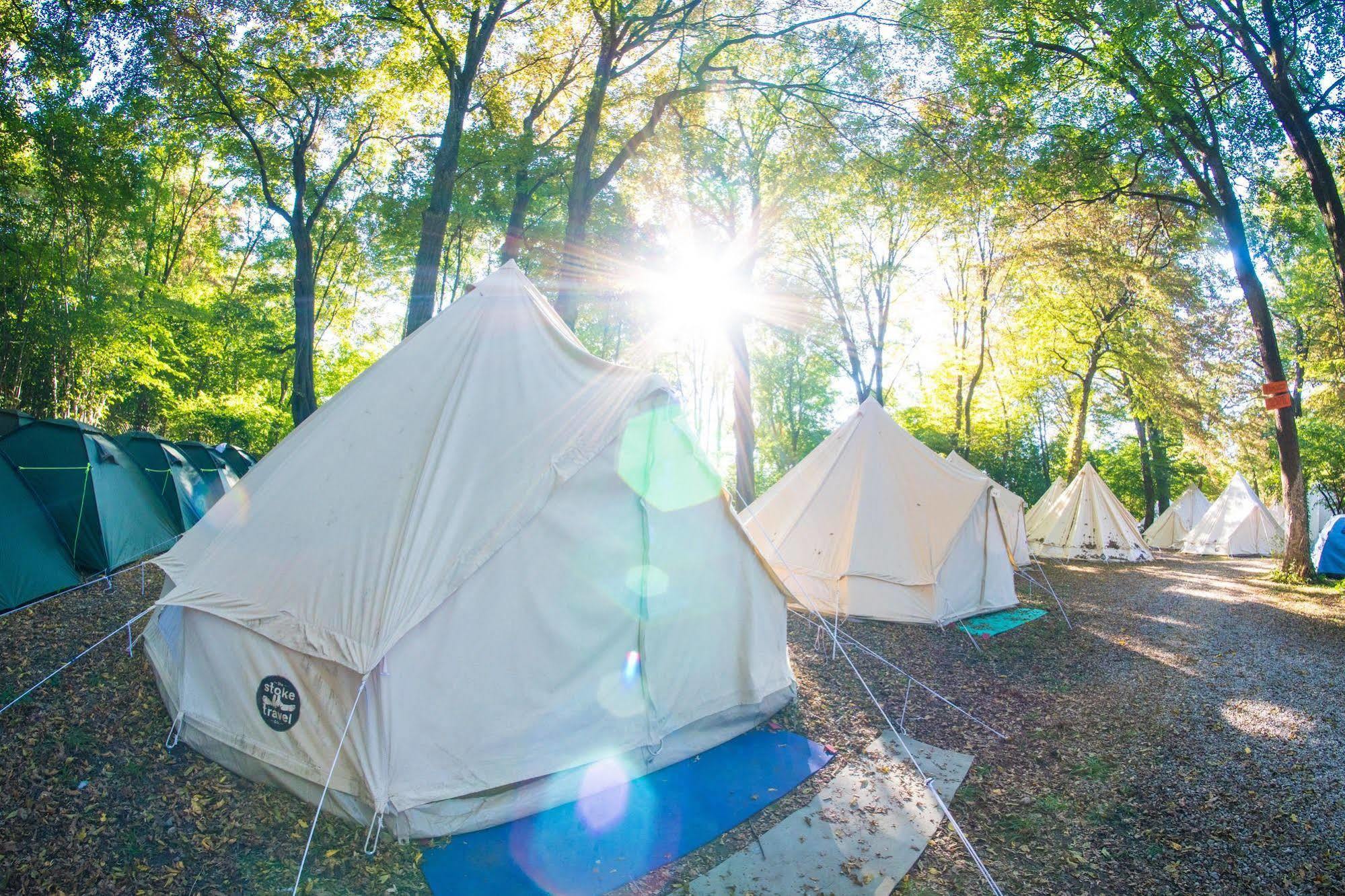 Pamplona Camping Hotel Aizoáin Eksteriør billede