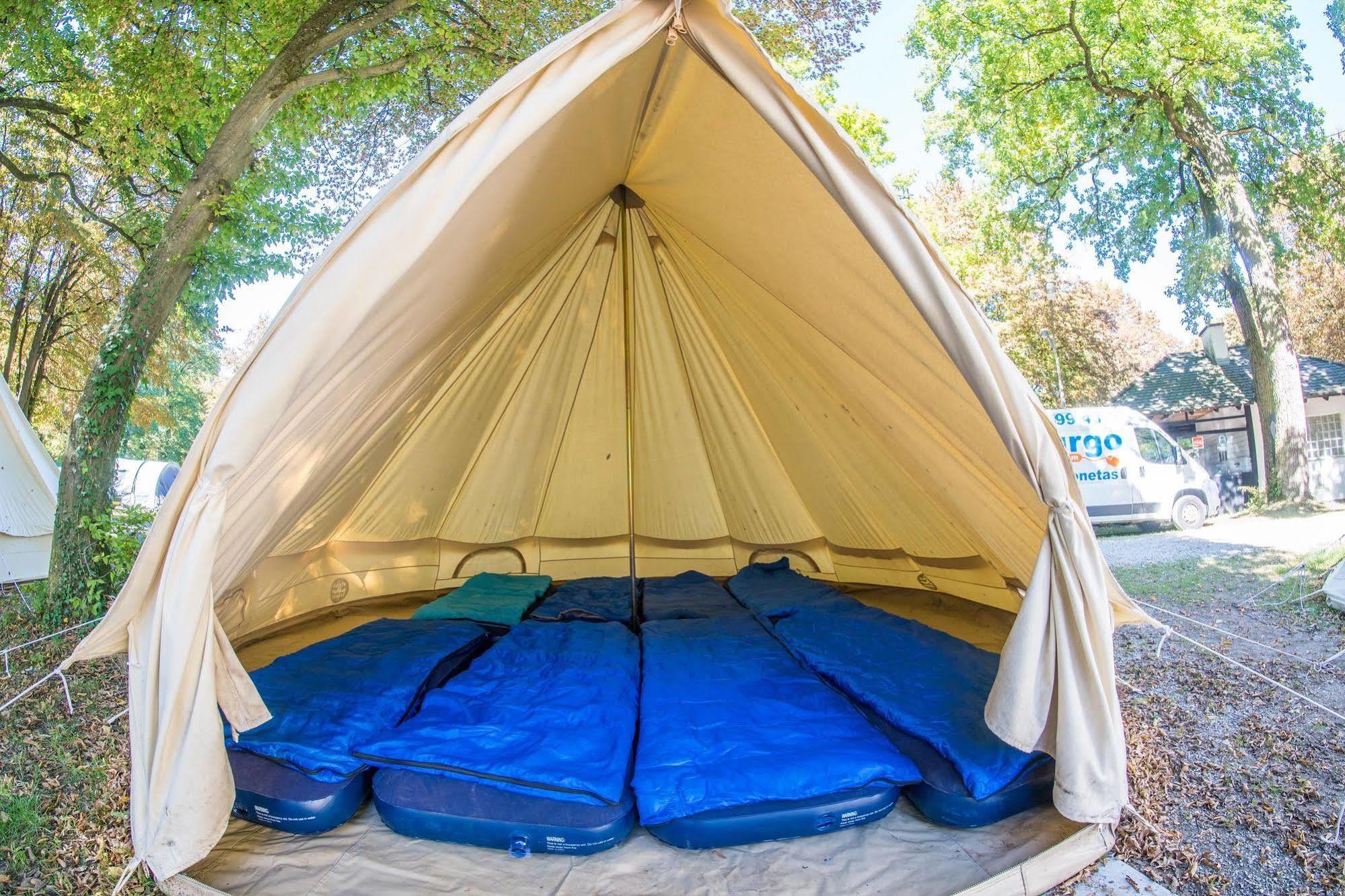 Pamplona Camping Hotel Aizoáin Eksteriør billede