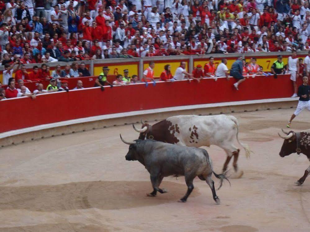 Pamplona Camping Hotel Aizoáin Eksteriør billede